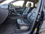 Certified 2024 Porsche Macan image 5