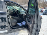 Used 2020 Hyundai Santa Fe SE image 3