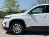 Used 2023 Chevrolet Traverse LS image 4
