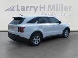 Used 2022 Kia Sorento LX image 5