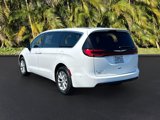 New 2025 Chrysler Pacifica Select image 3