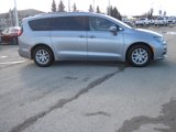Used 2021 Chrysler Pacifica Touring-L image 3
