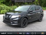 Used 2017 Nissan Rogue SV image 2