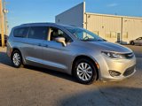 Used 2018 Chrysler Pacifica Touring-L image 2