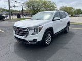 Used 2022 GMC Terrain SLT w/ Infotainment Package II image 2
