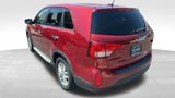 Used 2015 Kia Sorento LX image 3