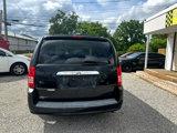 Used 2008 Chrysler Town & Country Touring image 3