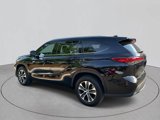 Used 2022 Toyota Highlander XLE image 4