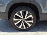 Certified 2022 Volkswagen Taos SE image 4