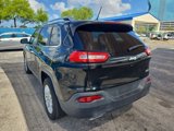 Used 2017 Jeep Cherokee Latitude image 4