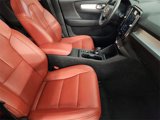 Used 2019 Volvo XC40 T5 Momentum image 3
