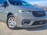 Used 2022 Chrysler Pacifica Touring-L image 4
