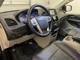 Used 2016 Chrysler Town & Country Touring image 4