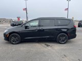 Used 2020 Chrysler Pacifica Touring-L image 4