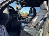 Used 2017 Lincoln Navigator Select image 3