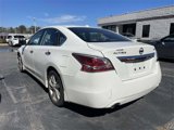 Used 2015 Nissan Altima 2.5 SV w/ Convenience Package image 4