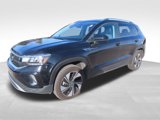Used 2024 Volkswagen Taos SE image 2