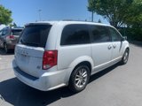 Used 2019 Dodge Grand Caravan SXT image 3