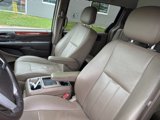 Used 2015 Chrysler Town & Country Touring-L image 3