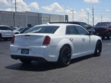 Used 2018 Chrysler 300 Touring w/ Chrome Appearance Package image 4