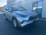 Used 2024 Toyota Highlander LE image 2