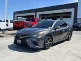 Used 2020 Toyota Camry SE image 2