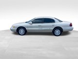 Used 2001 Lincoln Continental image 2