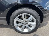 Used 2019 Land Rover Range Rover Velar R-Dynamic SE image 3