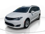 Used 2017 Chrysler Pacifica Touring-L image 3