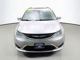 Used 2018 Chrysler Pacifica Touring-L Plus image 2