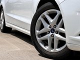 Used 2016 Ford Fusion SE image 2