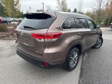 Used 2019 Toyota Highlander XLE image 6