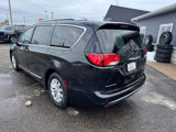 Used 2018 Chrysler Pacifica Touring-L image 3