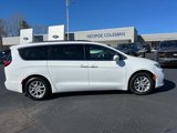 Used 2022 Chrysler Pacifica Touring-L image 3