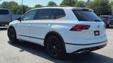 Used 2021 Volkswagen Tiguan SE R-Line image 4