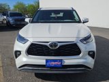Used 2021 Toyota Highlander XLE image 3
