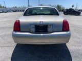 Used 2000 Lincoln Town Car Signature image 4