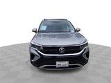 Used 2024 Volkswagen Taos SE image 3