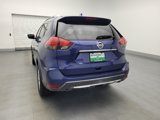 Used 2017 Nissan Rogue SV image 6