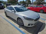 Used 2018 Kia Cadenza Premium image 3