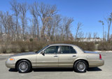 Used 2000 Ford Crown Victoria LX image 2