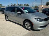 Used 2023 Chrysler Voyager LX image 3