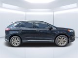 Used 2019 Ford Edge Titanium image 2