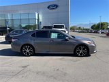 Used 2020 Toyota Camry SE image 3