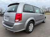 Used 2017 Dodge Grand Caravan SE image 5