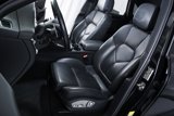 Certified 2022 Porsche Macan image 5
