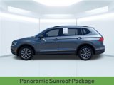 Used 2018 Volkswagen Tiguan SE w/ Panoramic Sunroof Package image 2