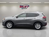 Used 2017 Nissan Rogue SV image 2
