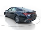 New 2025 Hyundai Elantra SE image 3