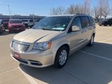 Used 2015 Chrysler Town & Country Touring image 3